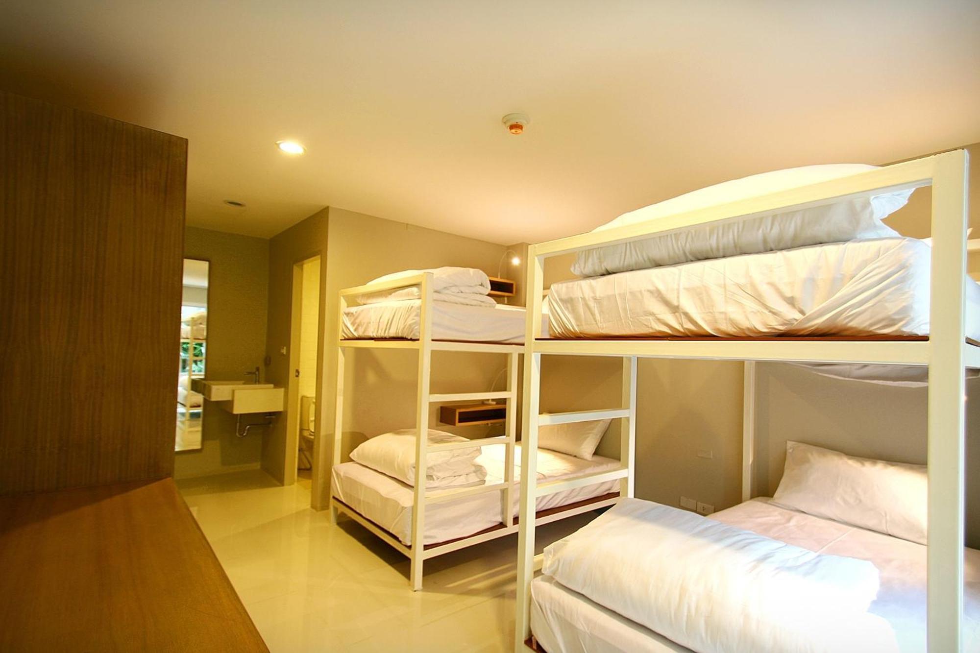 Standard Quadruple Room,1208968816:JPEG