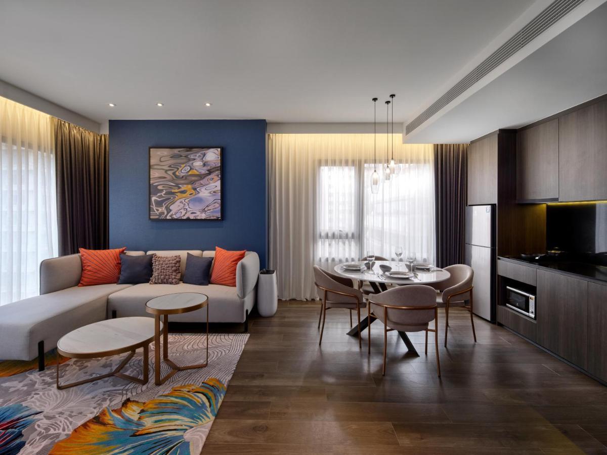 Two-Bedroom Corner Suite King Single Bed