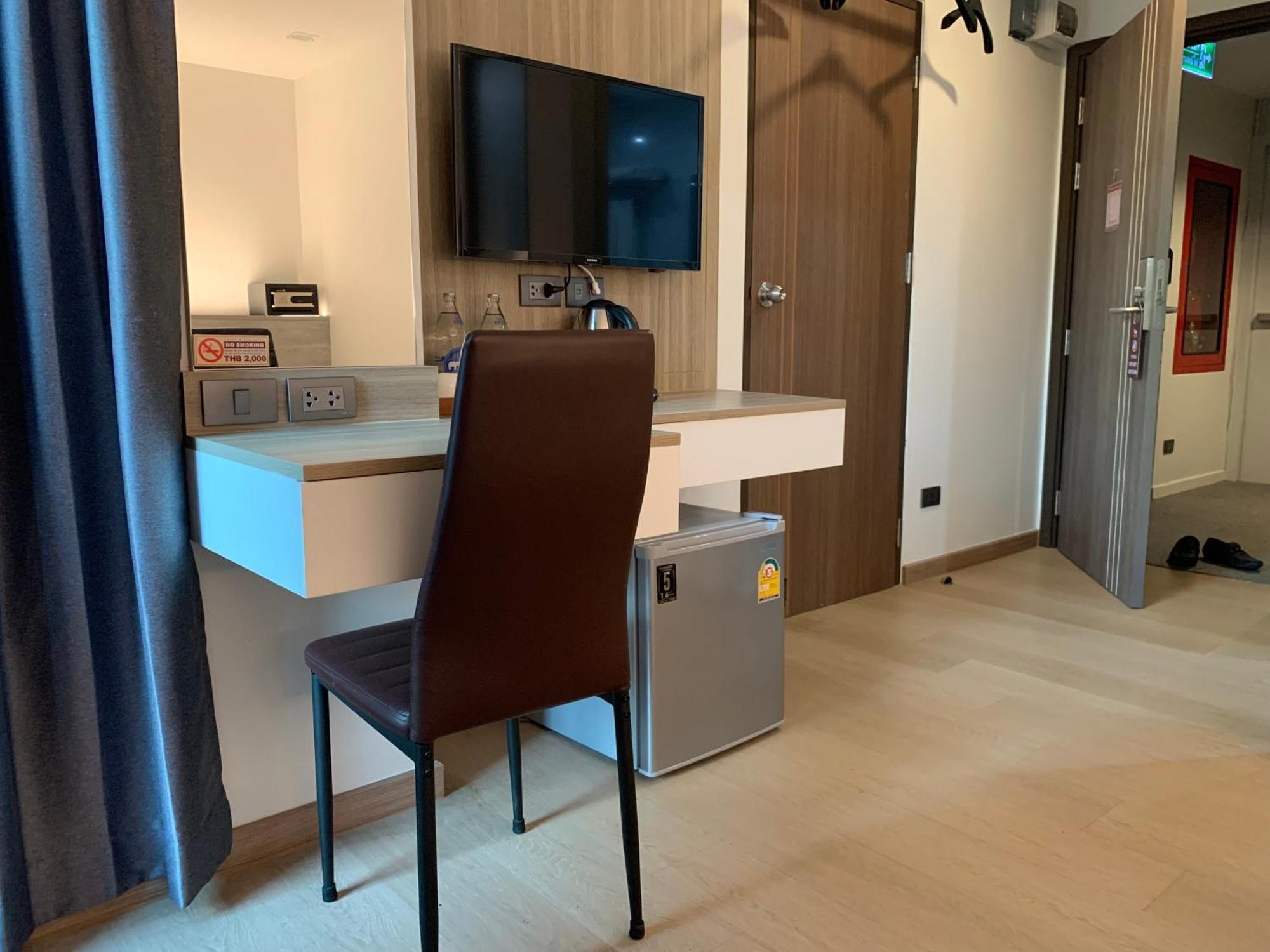 Triple Room Bathroom,1563752458:JPEG