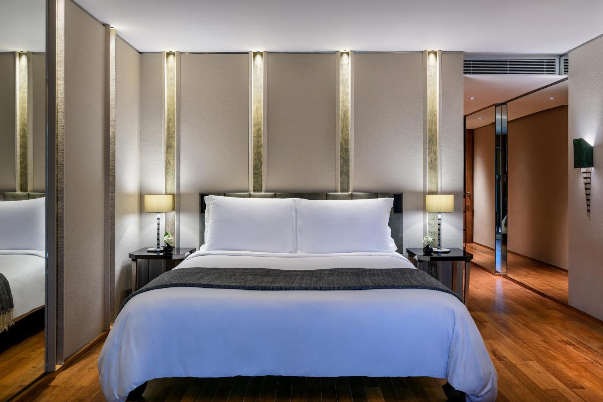 Club King Room,1589456478:JPEG