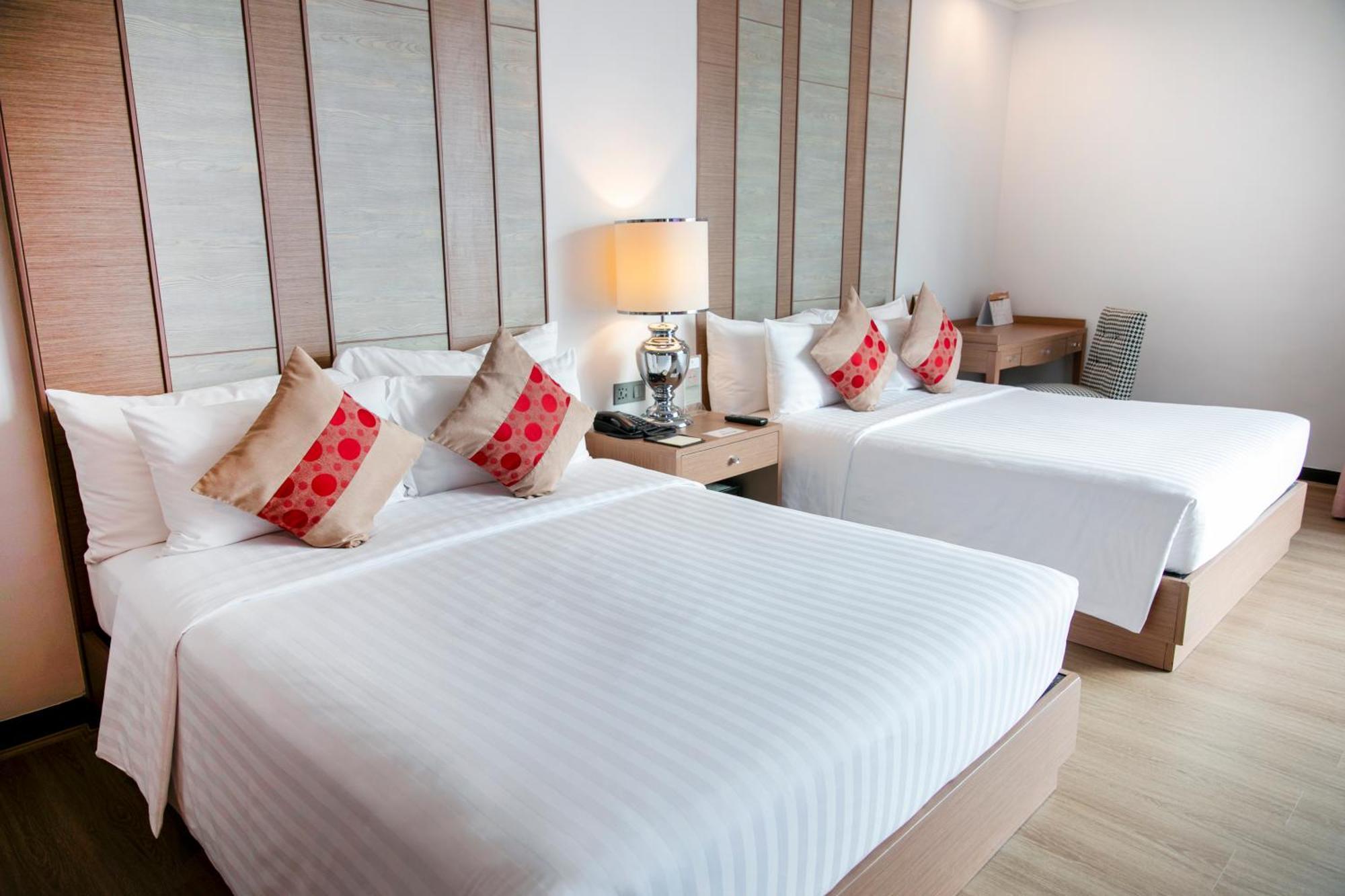 Luxury Quadruple Room Main Tower