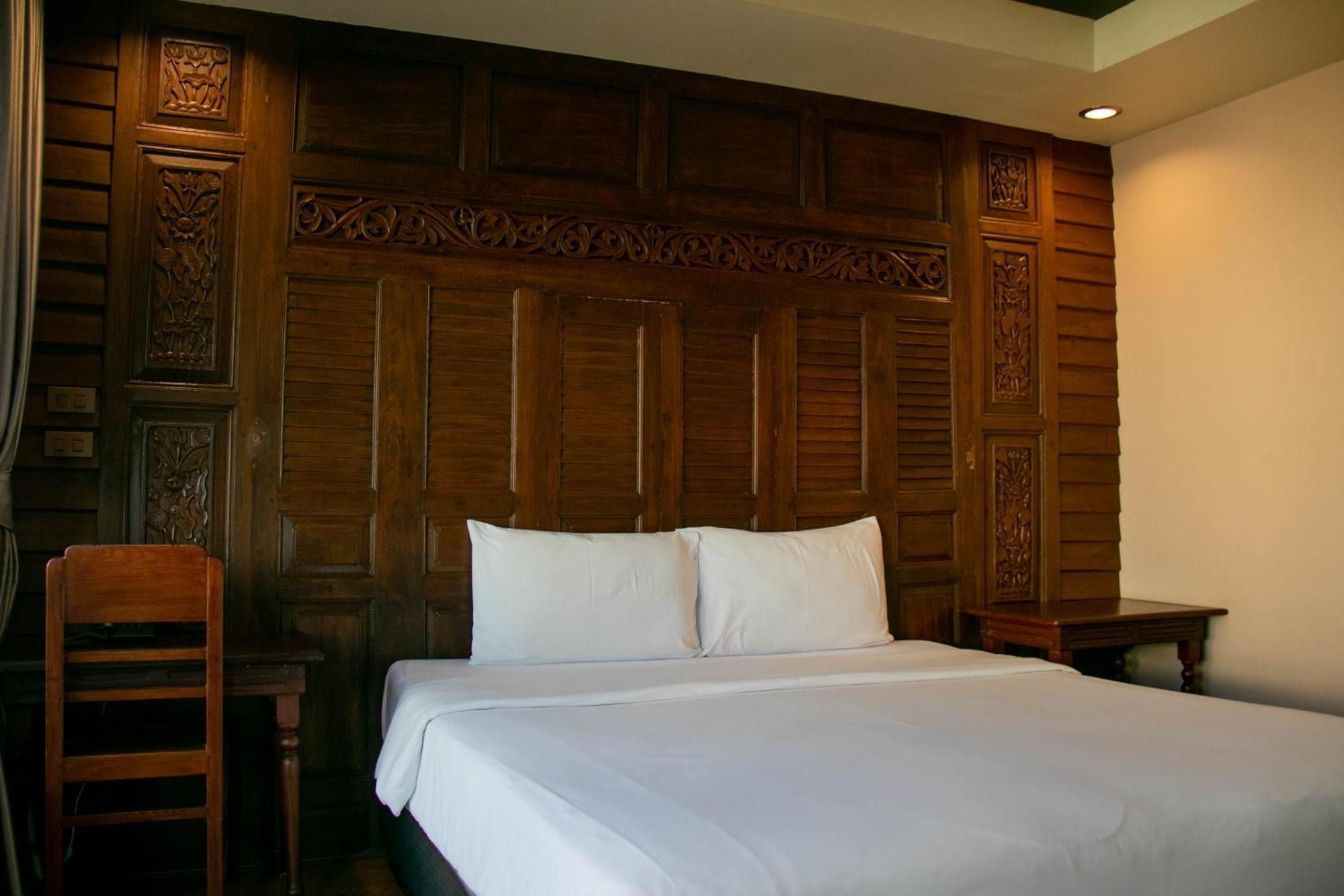 Deluxe Room (Second Building)