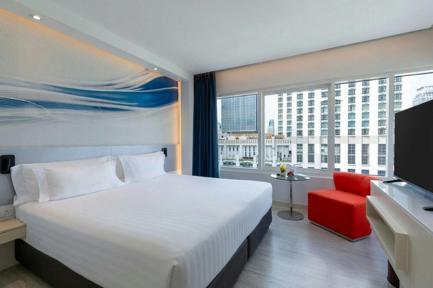 Deluxe One-Bedroom Suite